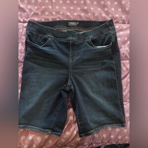 Torrid Deep Blue Denim Jean Bermuda shorts size 2 in torrid plus sizing